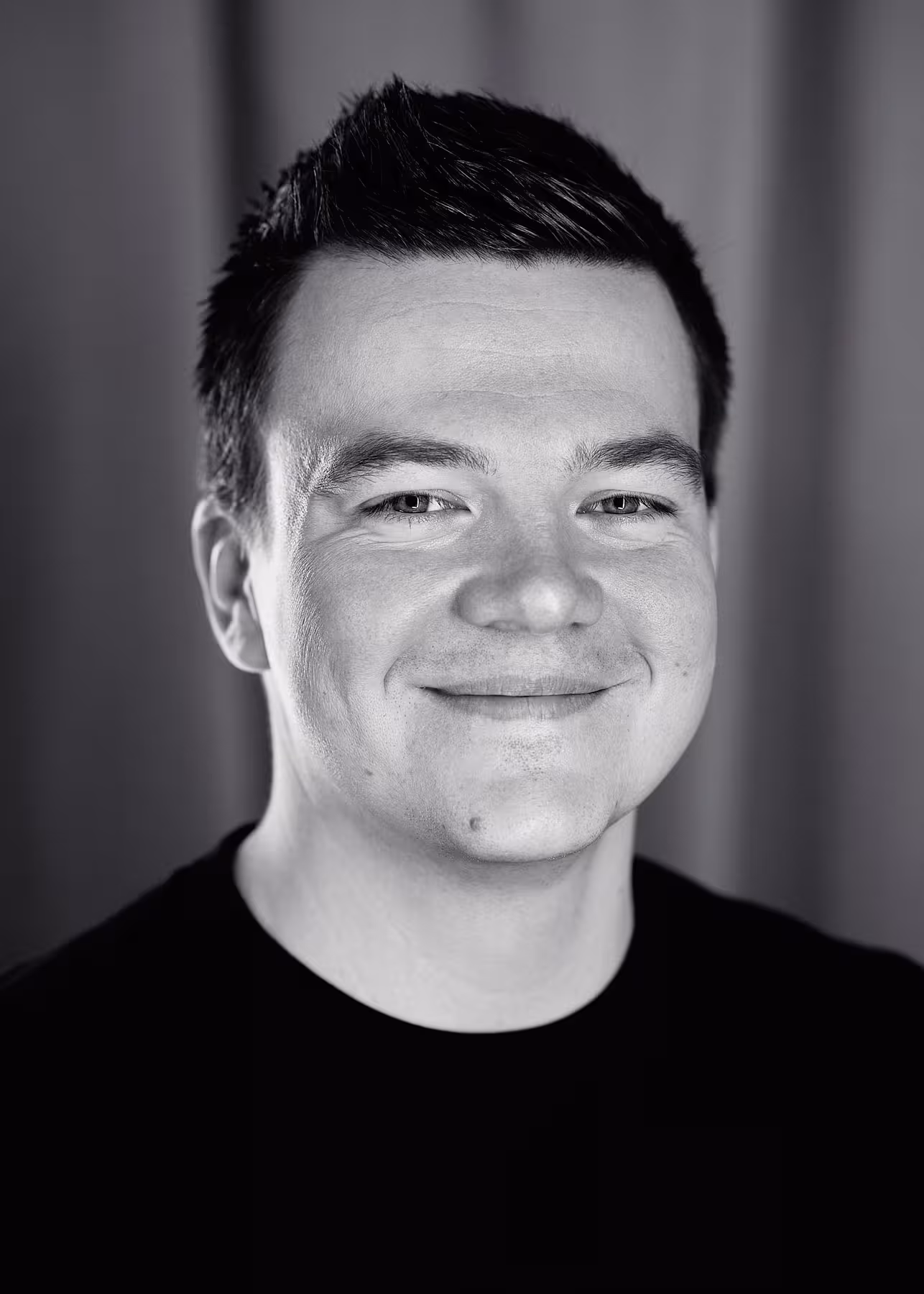 Portrait of Manuel Matuzovic taken at beyond tellerrand in Düsseldorf 2022 by Norman Posselt