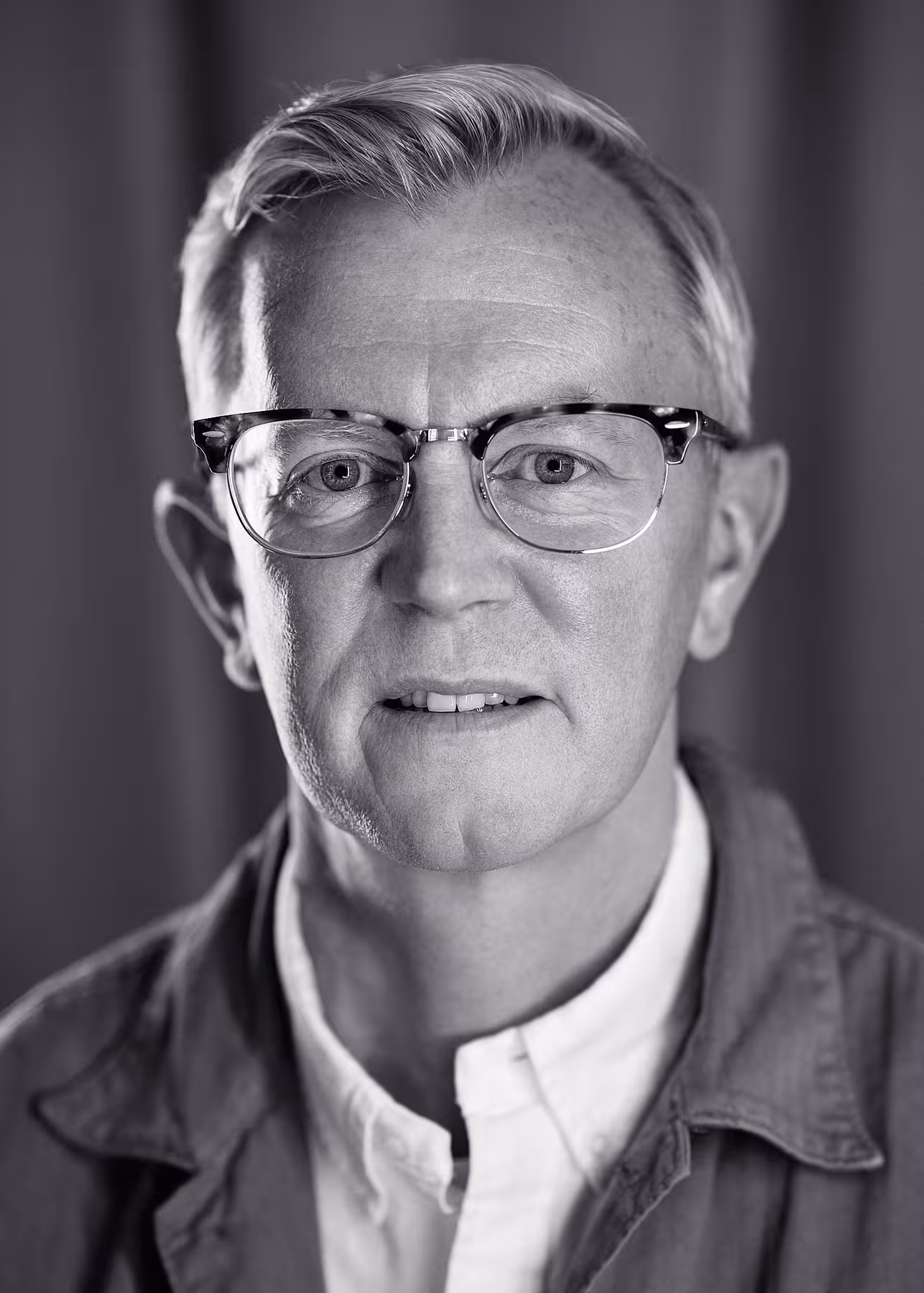 Portrait of Aarron Walter taken at beyond tellerrand in Düsseldorf 2022 by Norman Posselt