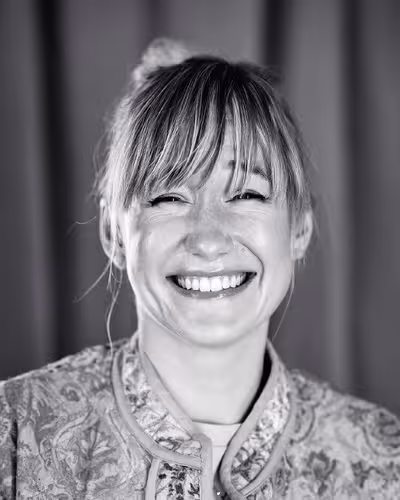 Portrait of Linda Liukas taken at beyond tellerrand in Düsseldorf 2022 by Norman Posselt