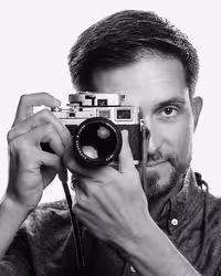 Portrait of Scott Kellum taken at beyond tellerrand in Düsseldorf 2023 by Norman Posselt