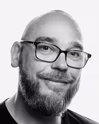 Portrait of Tobias Kunisch taken at beyond tellerrand in Düsseldorf 2023 by Norman Posselt