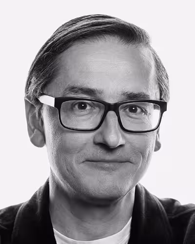 Portrait of Mario Klingemann taken at beyond tellerrand in Düsseldorf 2023 by Norman Posselt