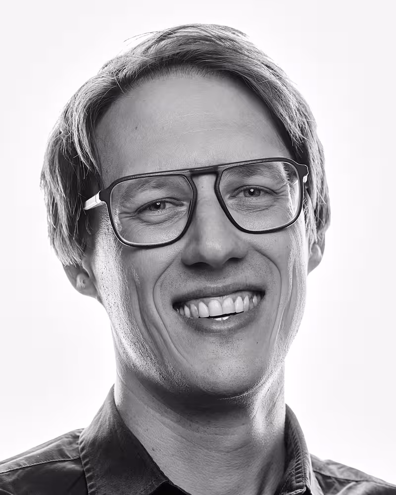 Portrait of Oliver Schöndorfer taken at beyond tellerrand in Düsseldorf 2024 by Norman Posselt