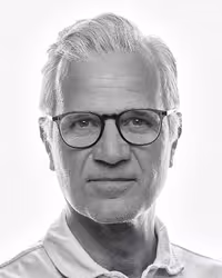 Portrait of Michael Trautmann taken at beyond tellerrand in Düsseldorf 2024 by Norman Posselt