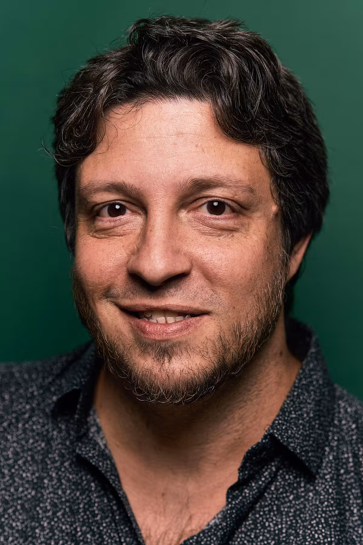 Portrait of Gustavo Ferrari taken at beyond tellerrand in Düsseldorf 2025 by Norman Posselt