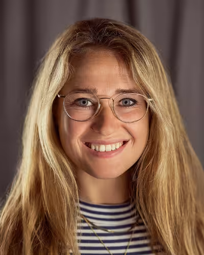 Portrait of Carolin Stüdemann taken at beyond tellerrand in Hamburg 2022 by Norman Posselt